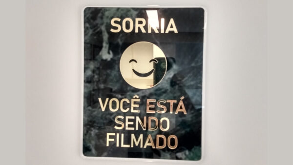 Placa de Sinalização em Acrílico em letras alto relevo 3D